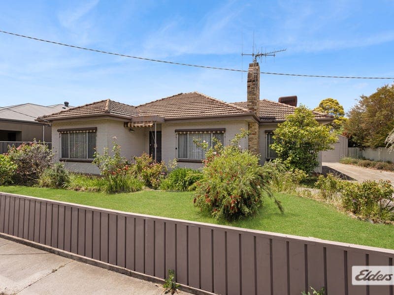 73 Havlin Street East, Flora Hill