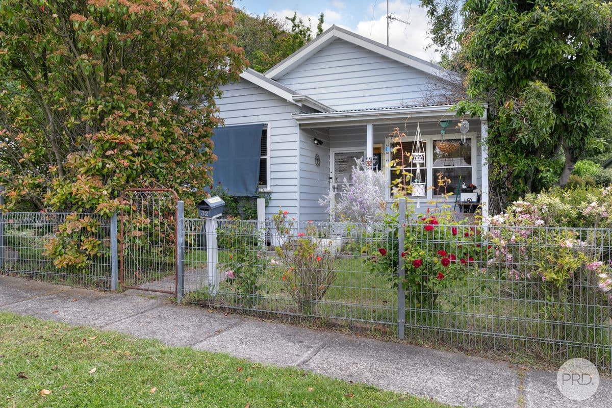 32 CHAMBERLAIN STREET