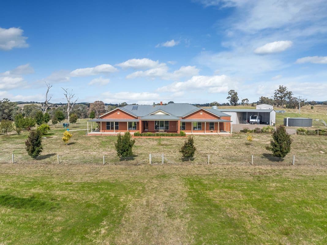 580 Carnochans Road