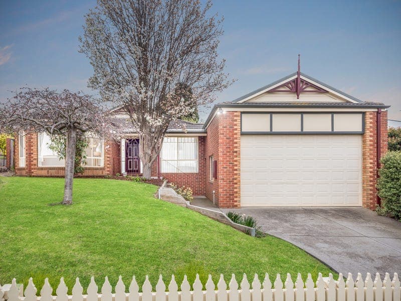 4 Canterbury Court, Wandana Heights