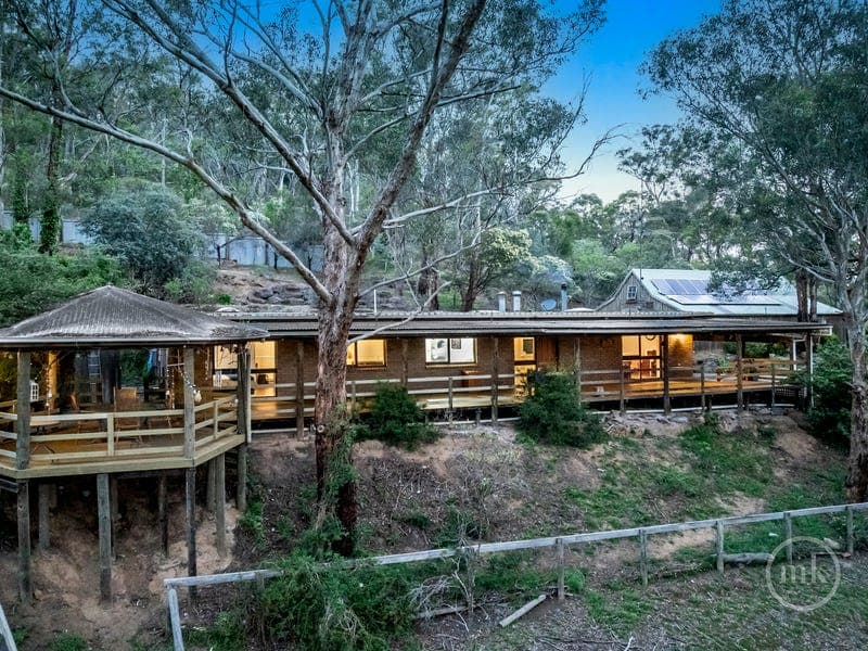15 KENNEDY ROAD