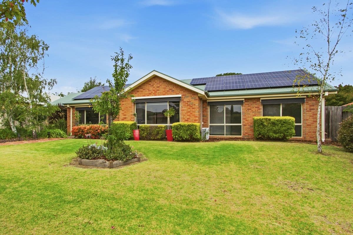 10 Cedarwood Drive