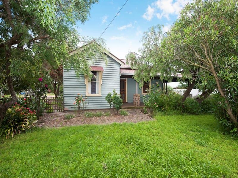 3452 Princes Highway, Weerite