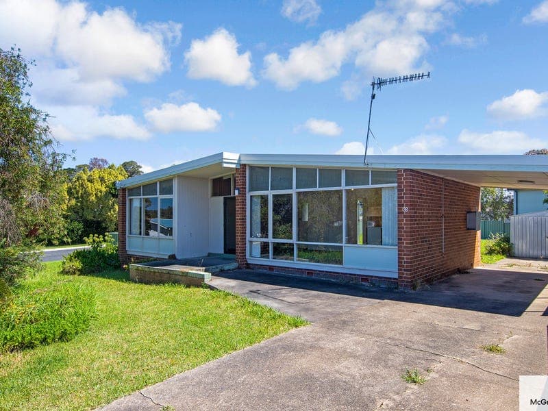 38 Lockyersleigh Avenue, Batehaven