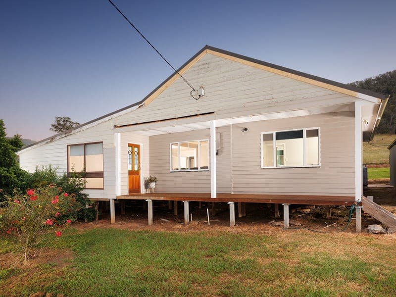 215 Smythes Road, Eskdale