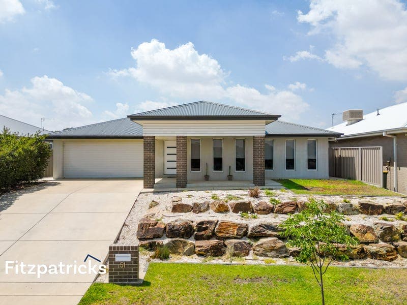 51 Sturrock Drive, Boorooma