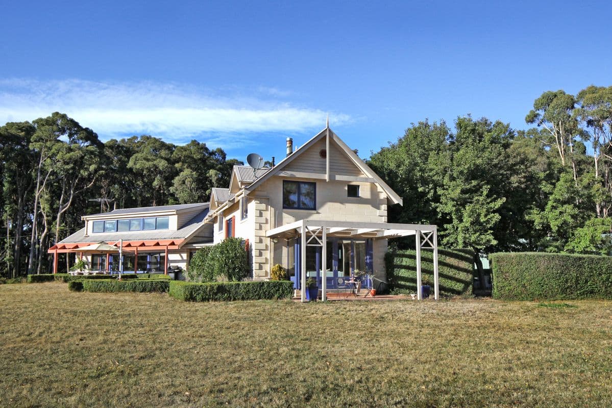 831 Falloons Road