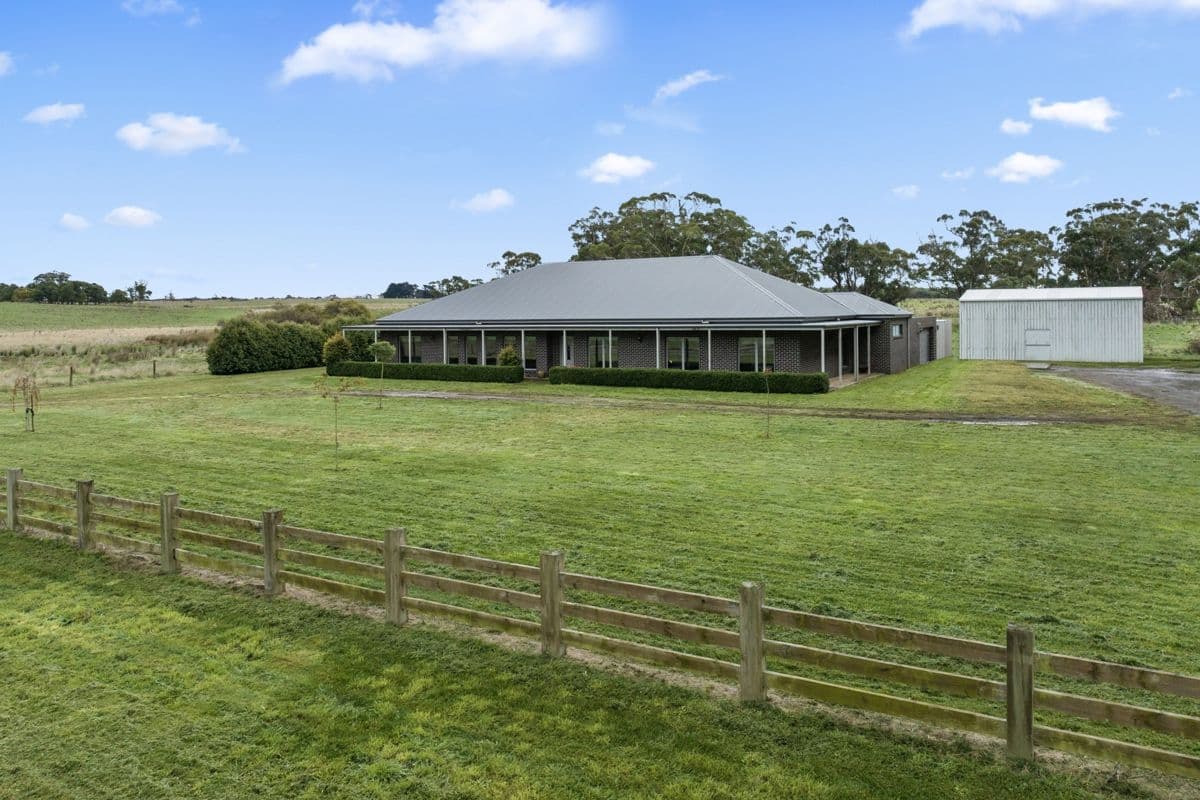 835 Springbank Road