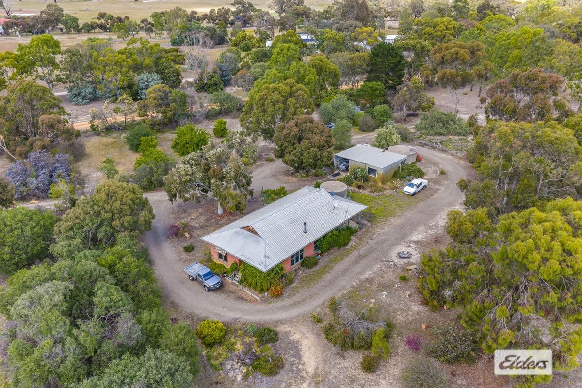 89 LAKE LONSDALE ROAD