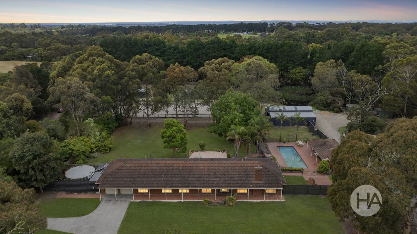 696 Stumpy Gully Road