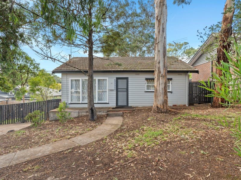 33 Phipps Crescent