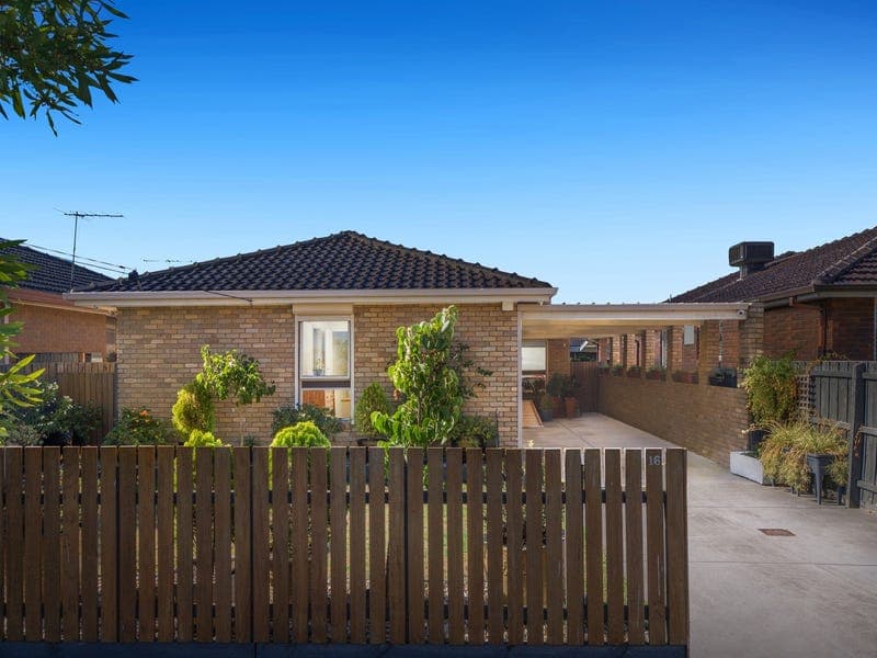 16 Central Avenue, Altona Meadows