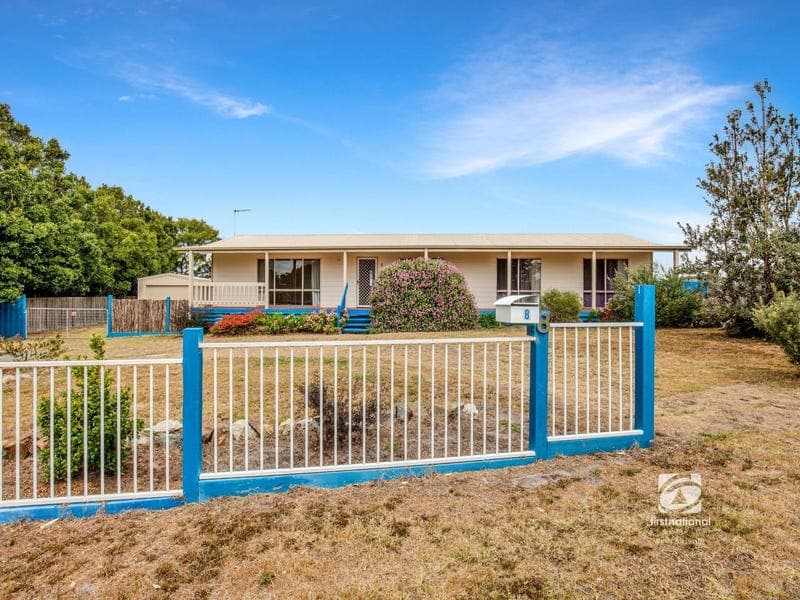 8 Outlook Avenue, Newlands Arm