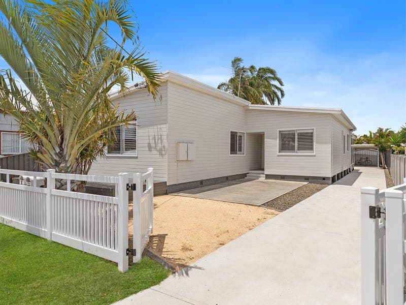 4 Robert Street, Belmont South