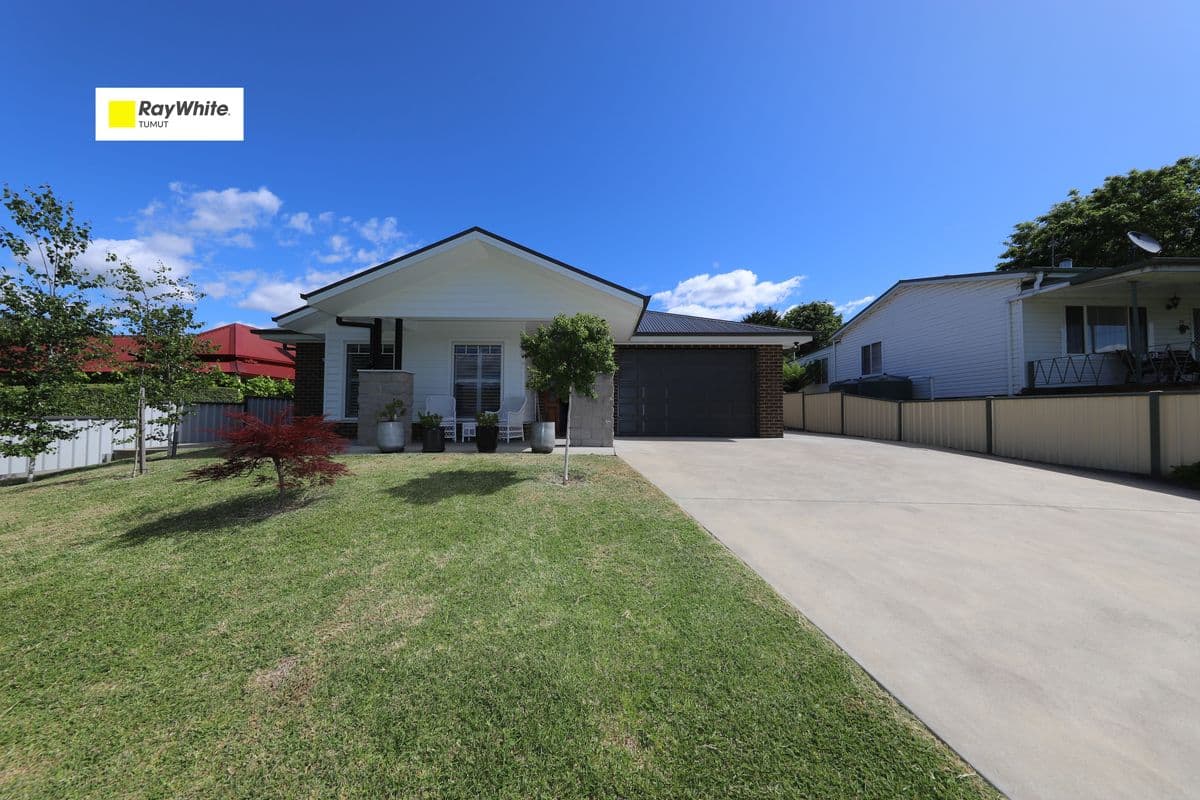 43 GUNDAGAI STREET