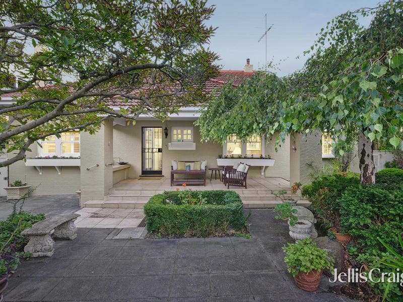 2 Holly Street, Camberwell