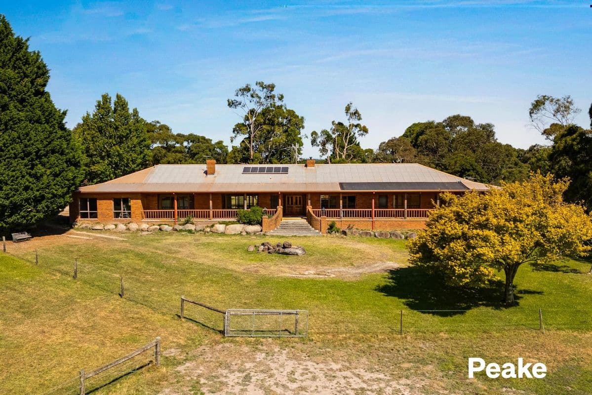 150 Beaconsfield-Emerald Road