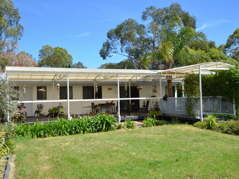5799 Western Highway, Dadswells Bridge