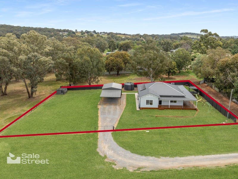 30 Sharp Street, Cargo