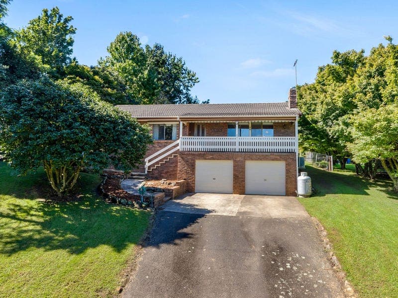 7 HANLONS ROAD SOUTH