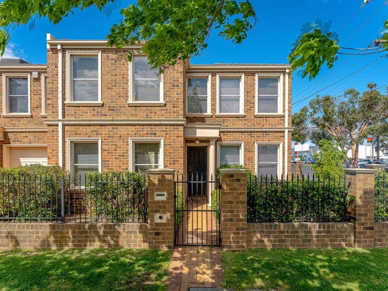 17 Hopkins Street