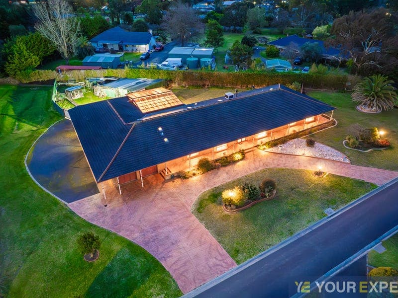 17-18 Gordon Close, Narre Warren South