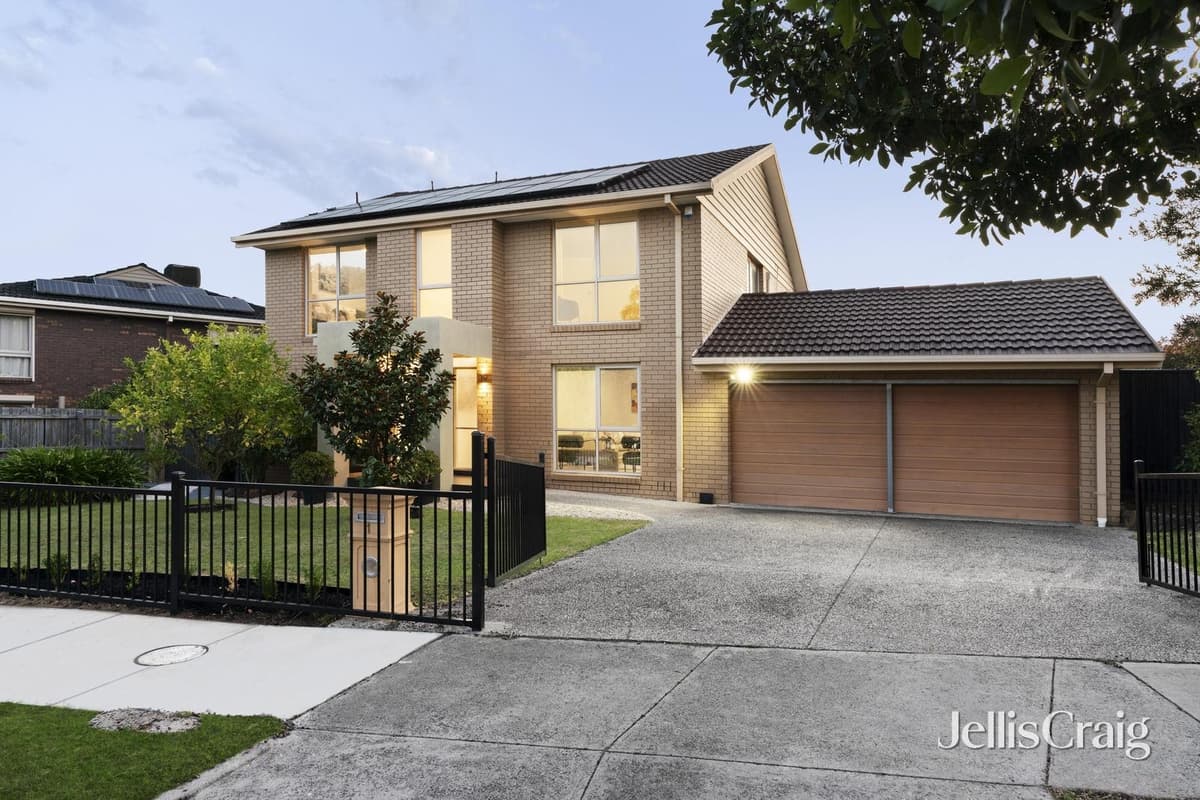 1 BERESFORD CLOSE