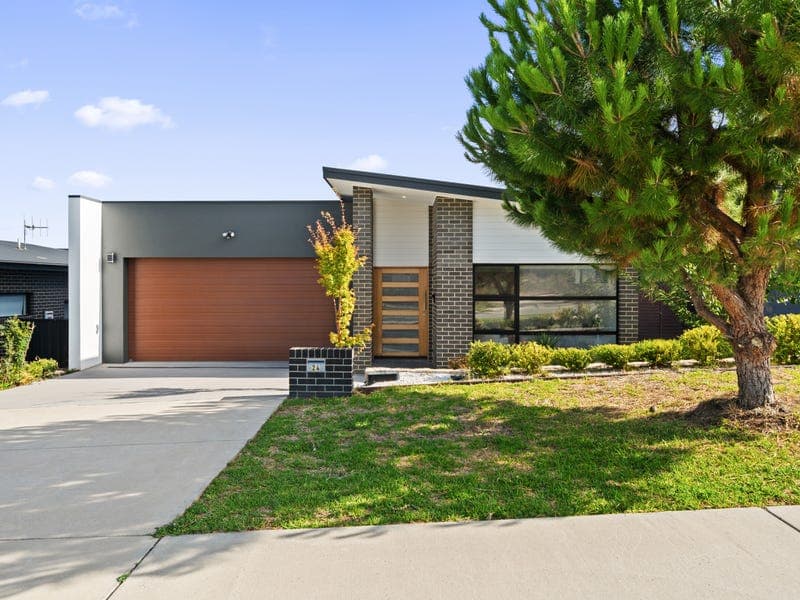 24 Goldbloom Street