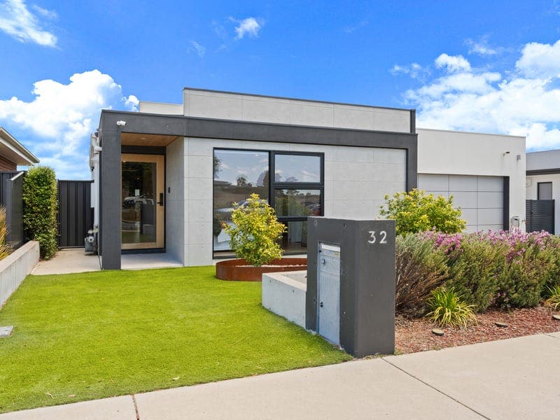 32 Rosenberg Street, Throsby