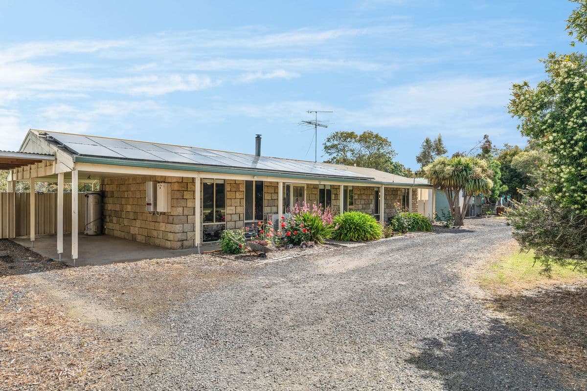 1 MOONEY STREET