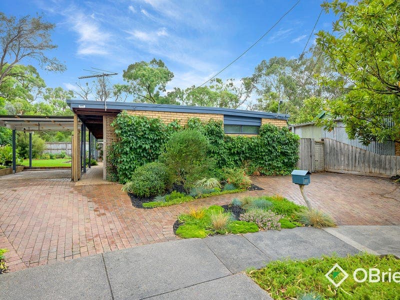 68 Silvertop Crescent, Frankston North