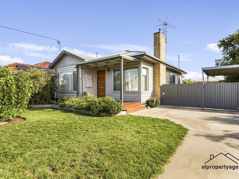 2/81 Williams Road, Horsham