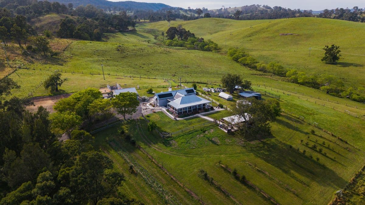 27 Little Glen Oaks Road