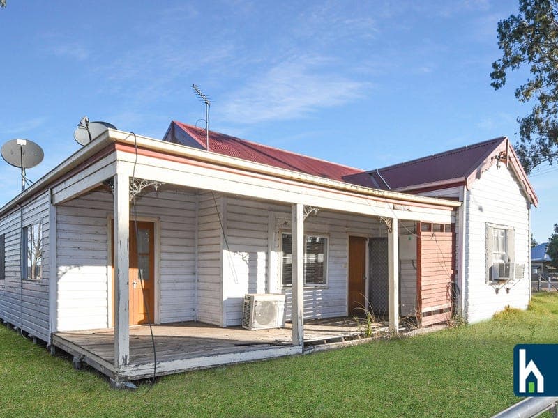 2 Baranbah Street, Baan Baa