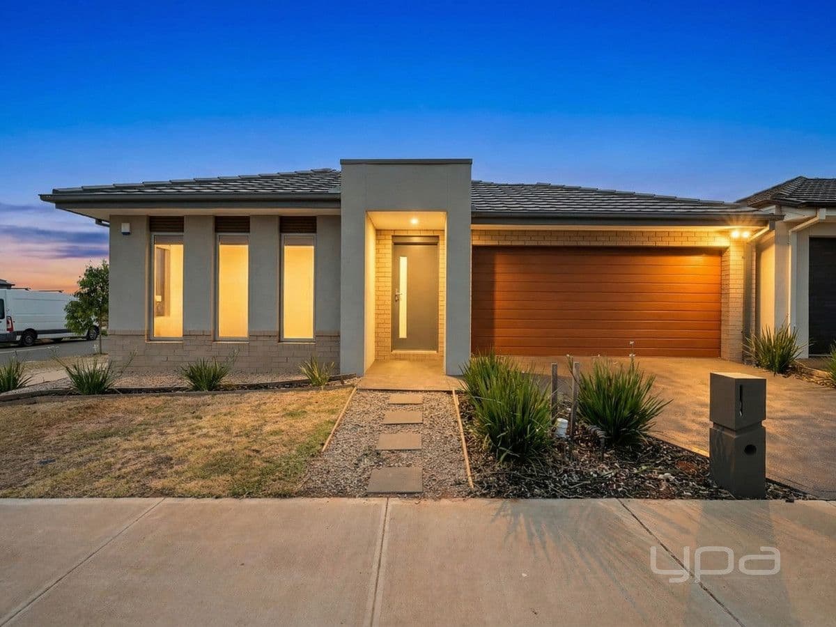 24 Ivory Street