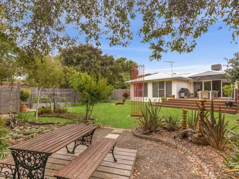 24 Lawrence Road, Point Lonsdale