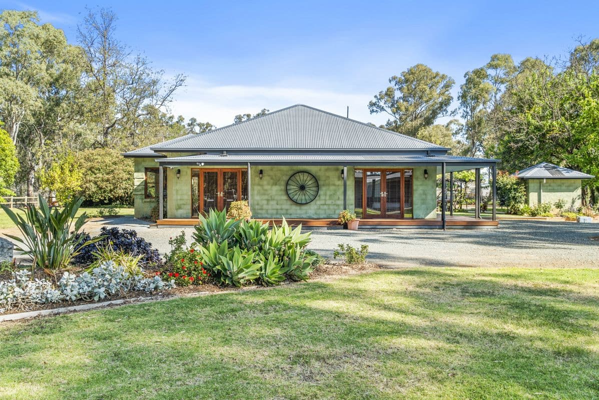 975 Hardings Road
