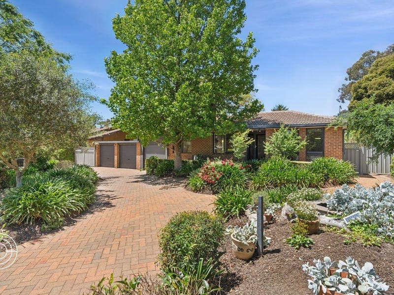 29 KINLEYSIDE CRESCENT