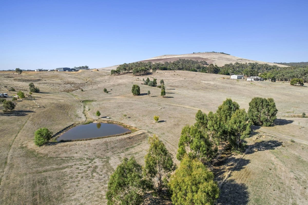 CA19.75 Fells Gully Road