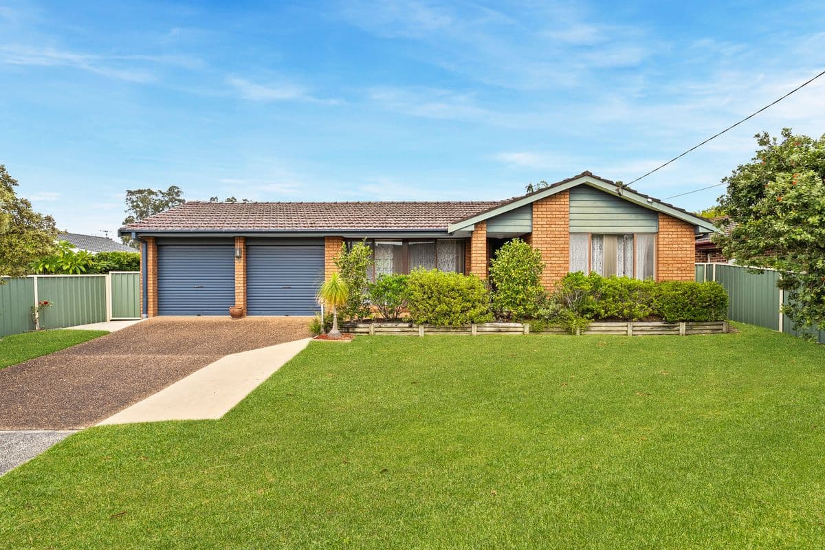 4 KINSEY CRESCENT