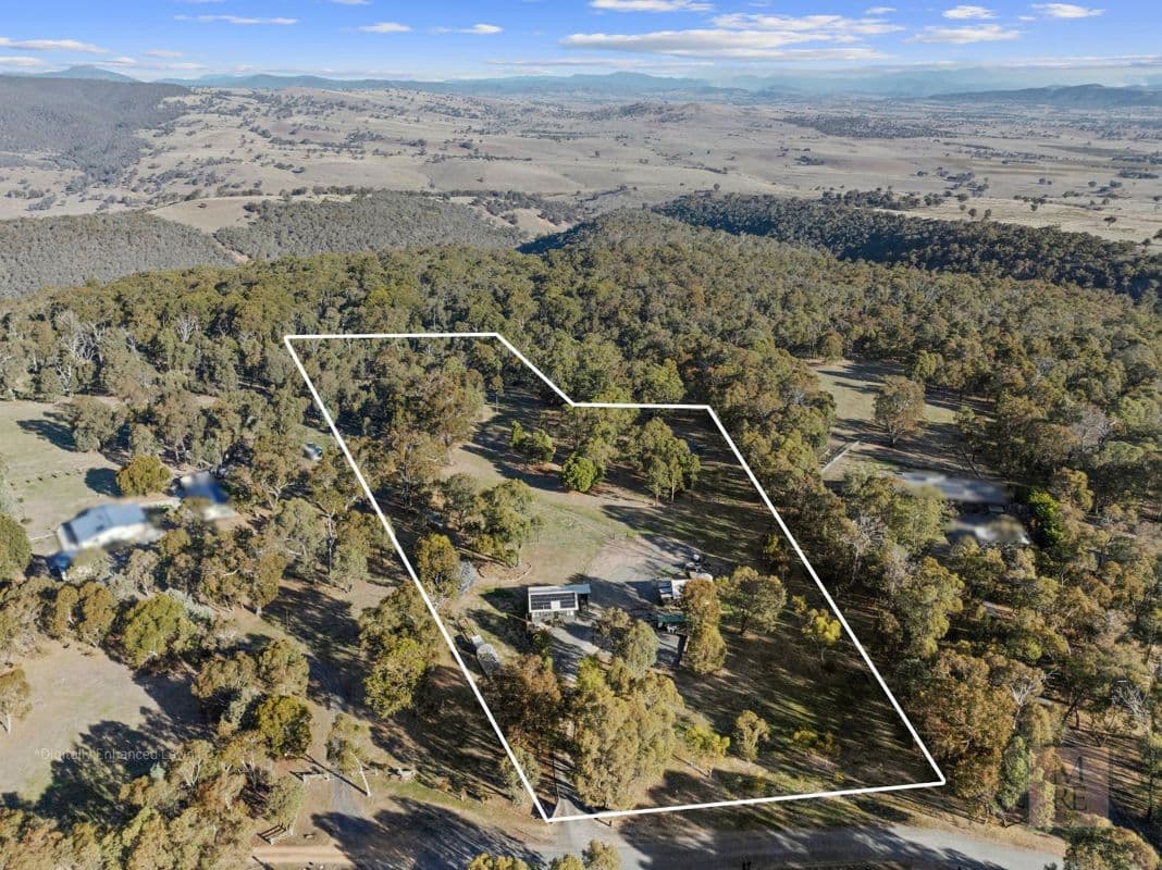 28 Bushland Close