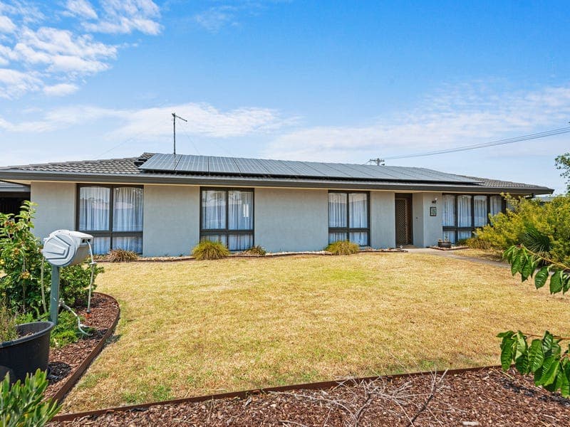 5 Staddon Court, Stratford