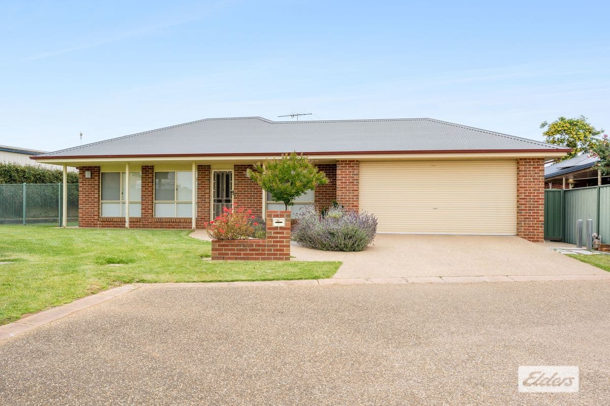 1 CARLYLE COURT