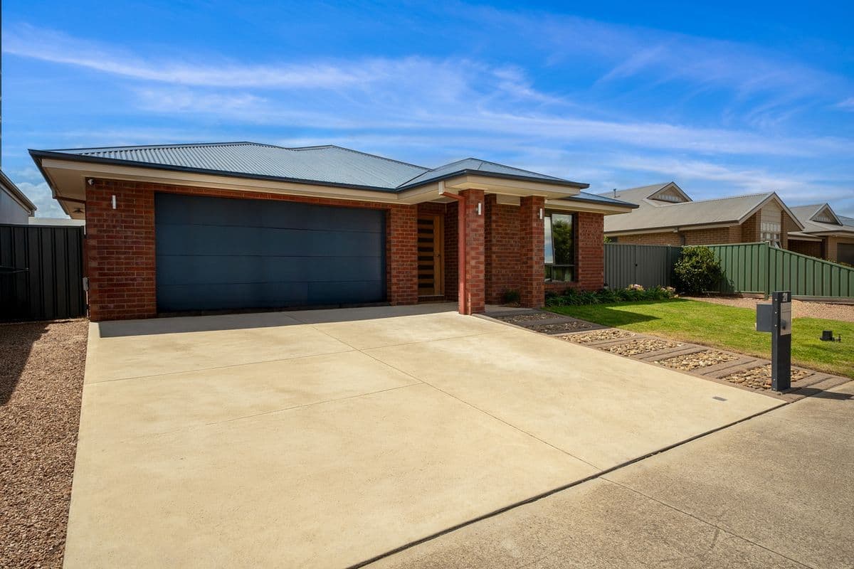 21 Cormorant Boulevard