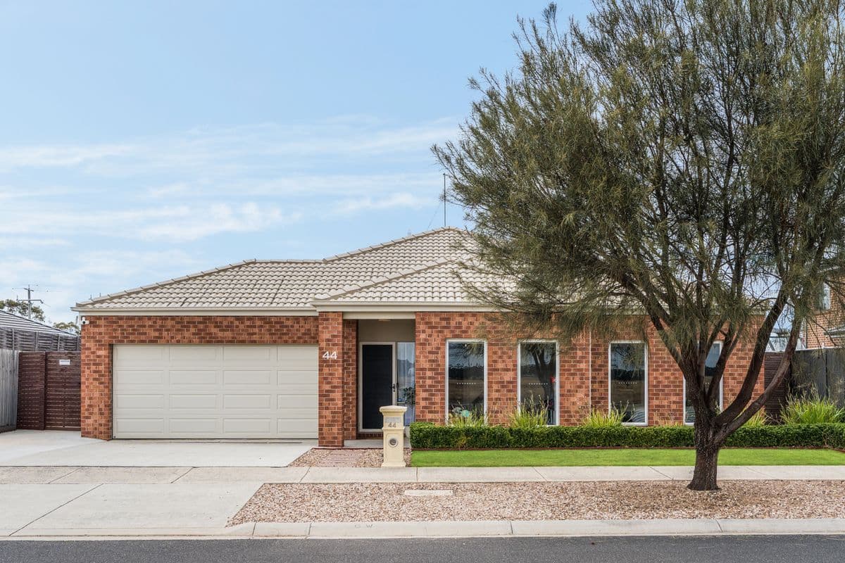 44 DARDEL DRIVE