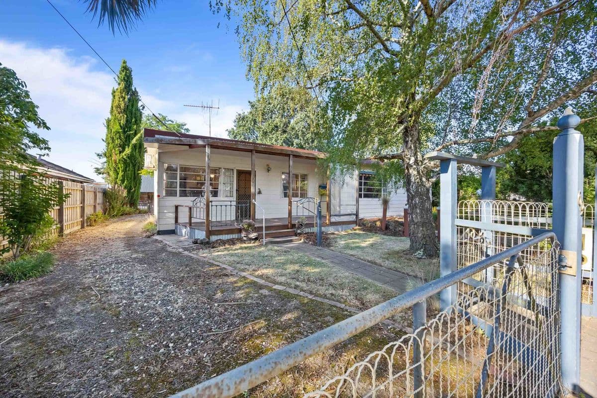 69 Inglis Street