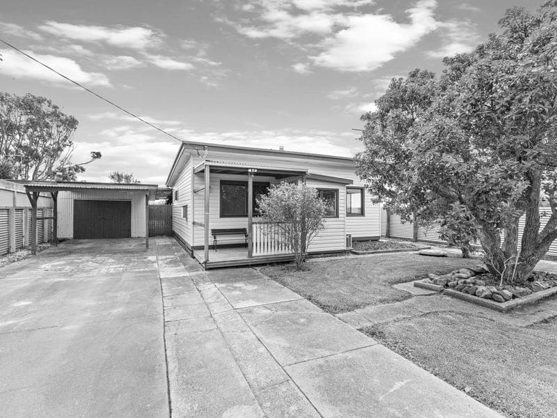 17 Davies Street, Seaspray