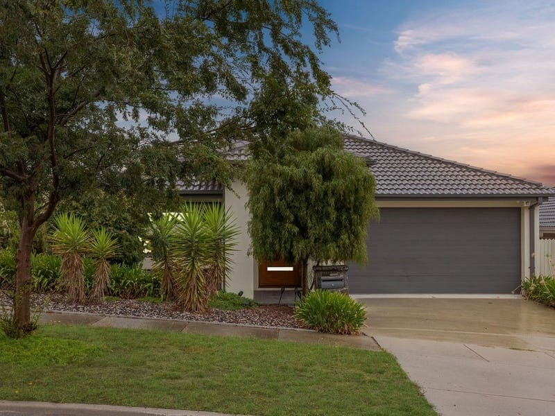 34 Henry Williams Street