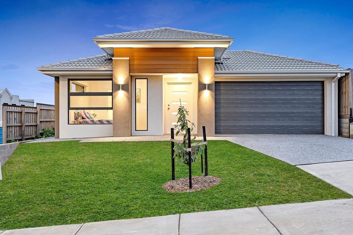 83 Apsley Parkway