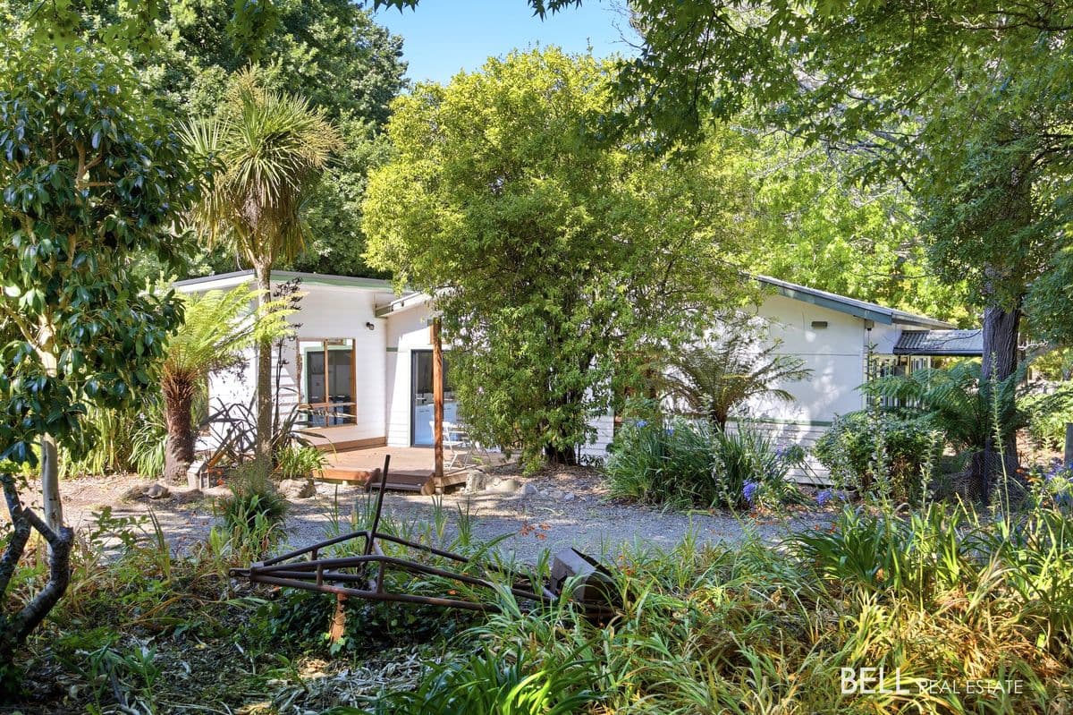 398 Woods Point Road